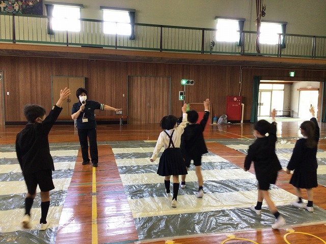 横断歩道の渡り方