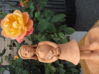 アンネ・フランクの像