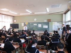 ６年授業研究の様子です。