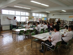 校内研究について研修の様子です。