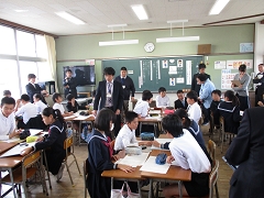 琴浦中学校区ブロック人権教育研究会の様子です。