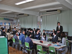 校内研究についての研修の様子です。