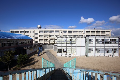 倉敷市立豊洲小学校です。