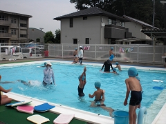 水泳教室の様子です。