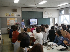 １年生親子給食の様子です。