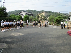 あいさつ運動の様子です。