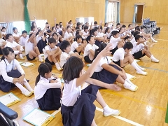 ４年生車いす体験の様子です。