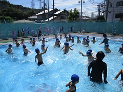 プール開きの様子です。