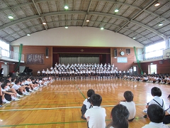 ６月音楽朝礼の様子です。