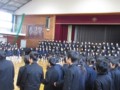 12月音楽朝礼の様子です。