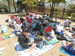 なかよし遠足の様子です。