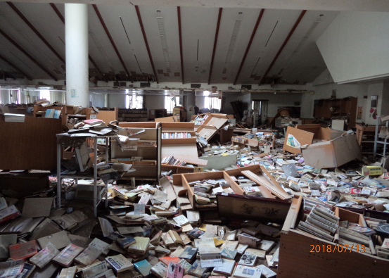浸水被害直後の真備図書館