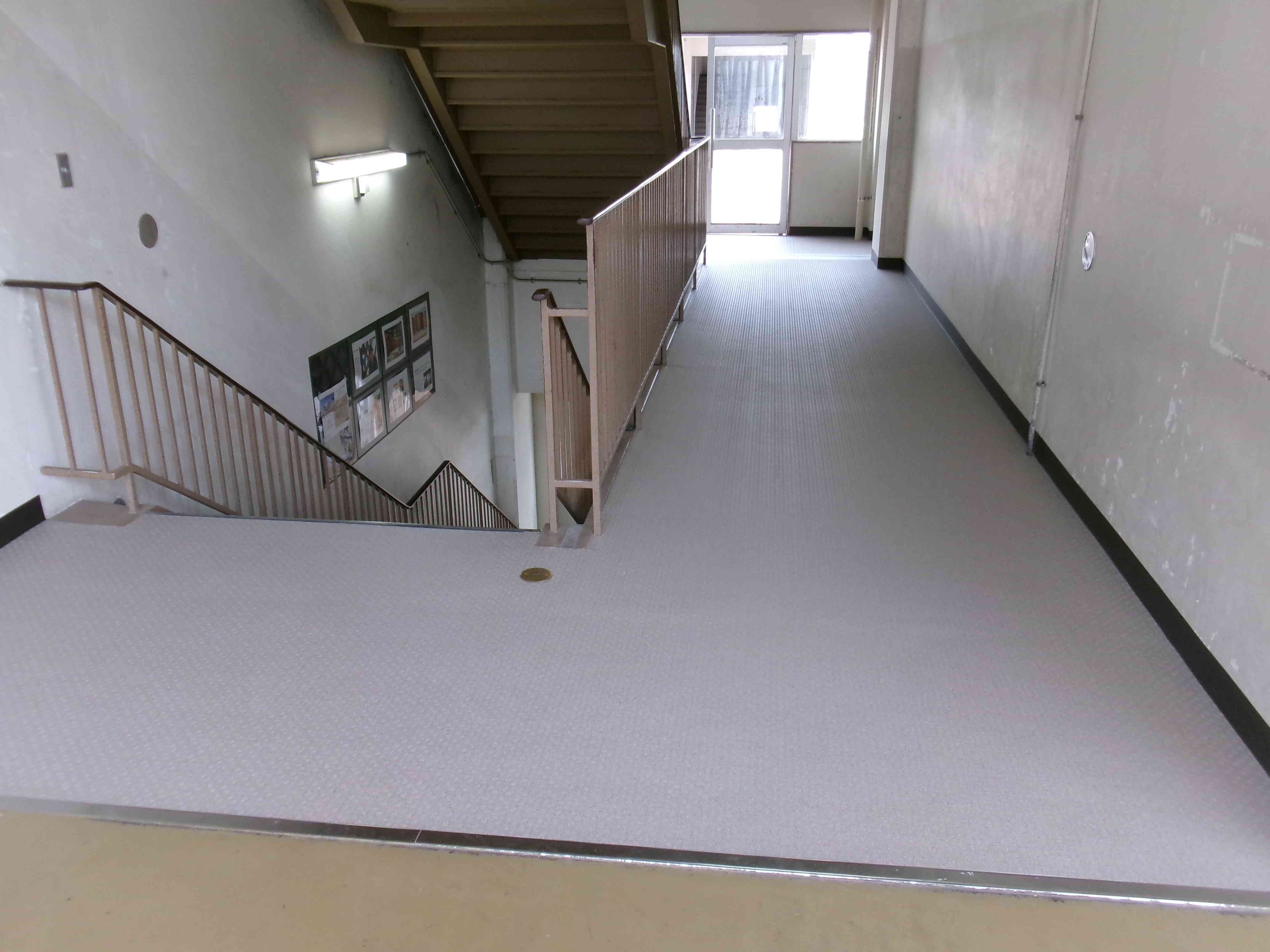 中央館ろう下改修工事