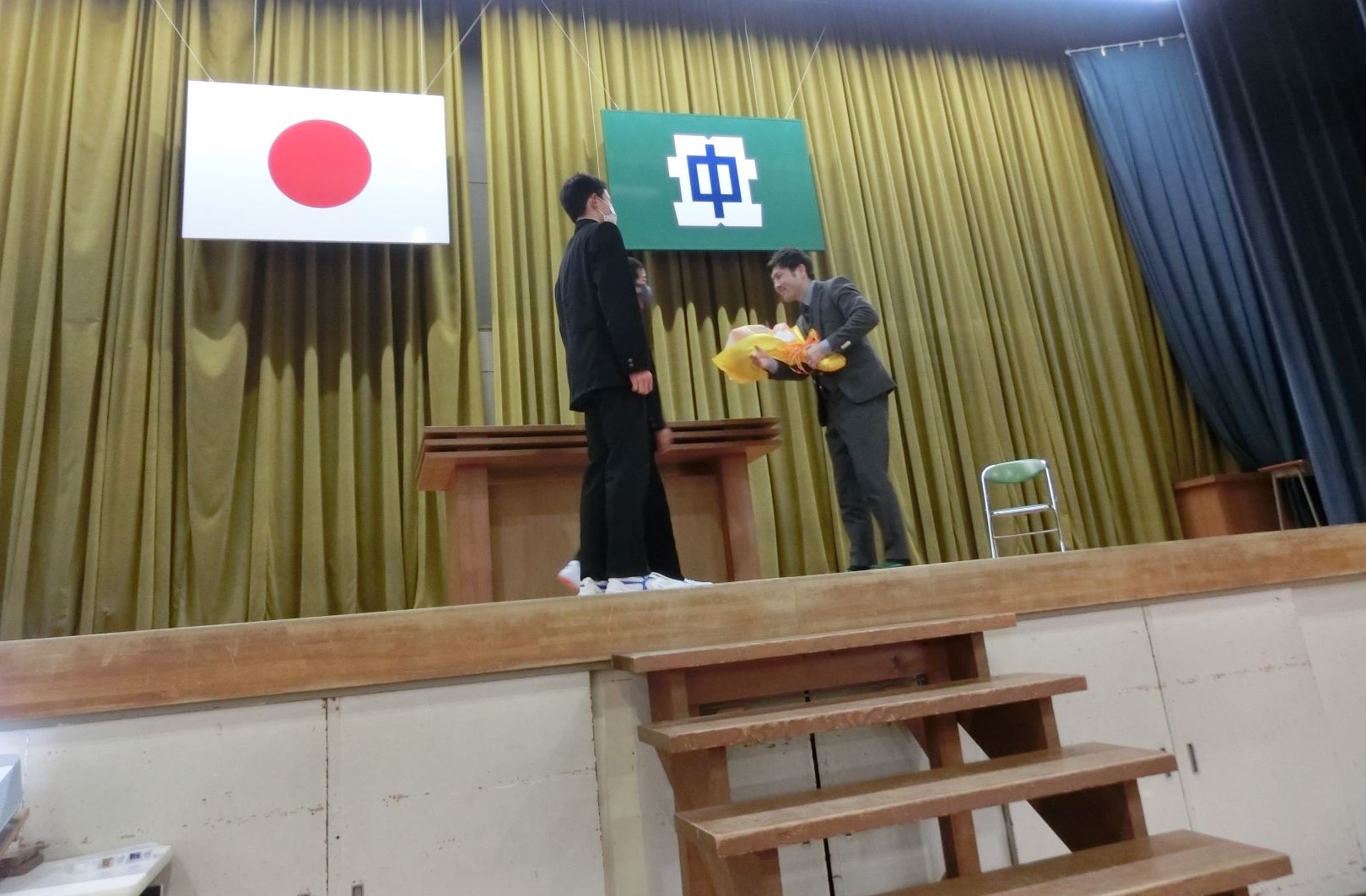 ユーリ阿久井先輩凱旋報告会