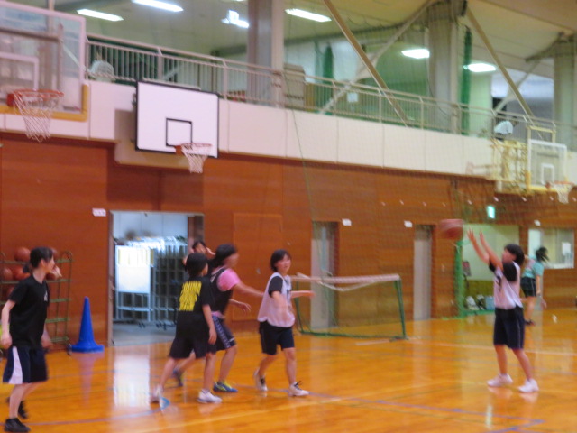 バスケ部女子練習風景写真