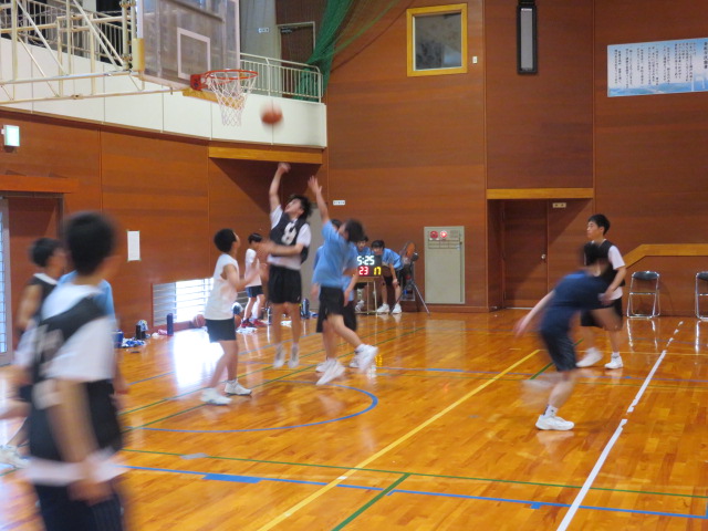 バスケ部男子練習風景写真