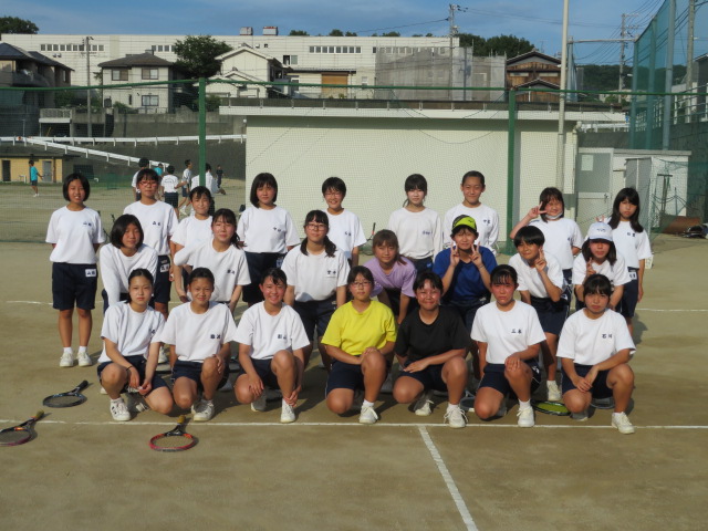 ソフトテニス女子集合写真
