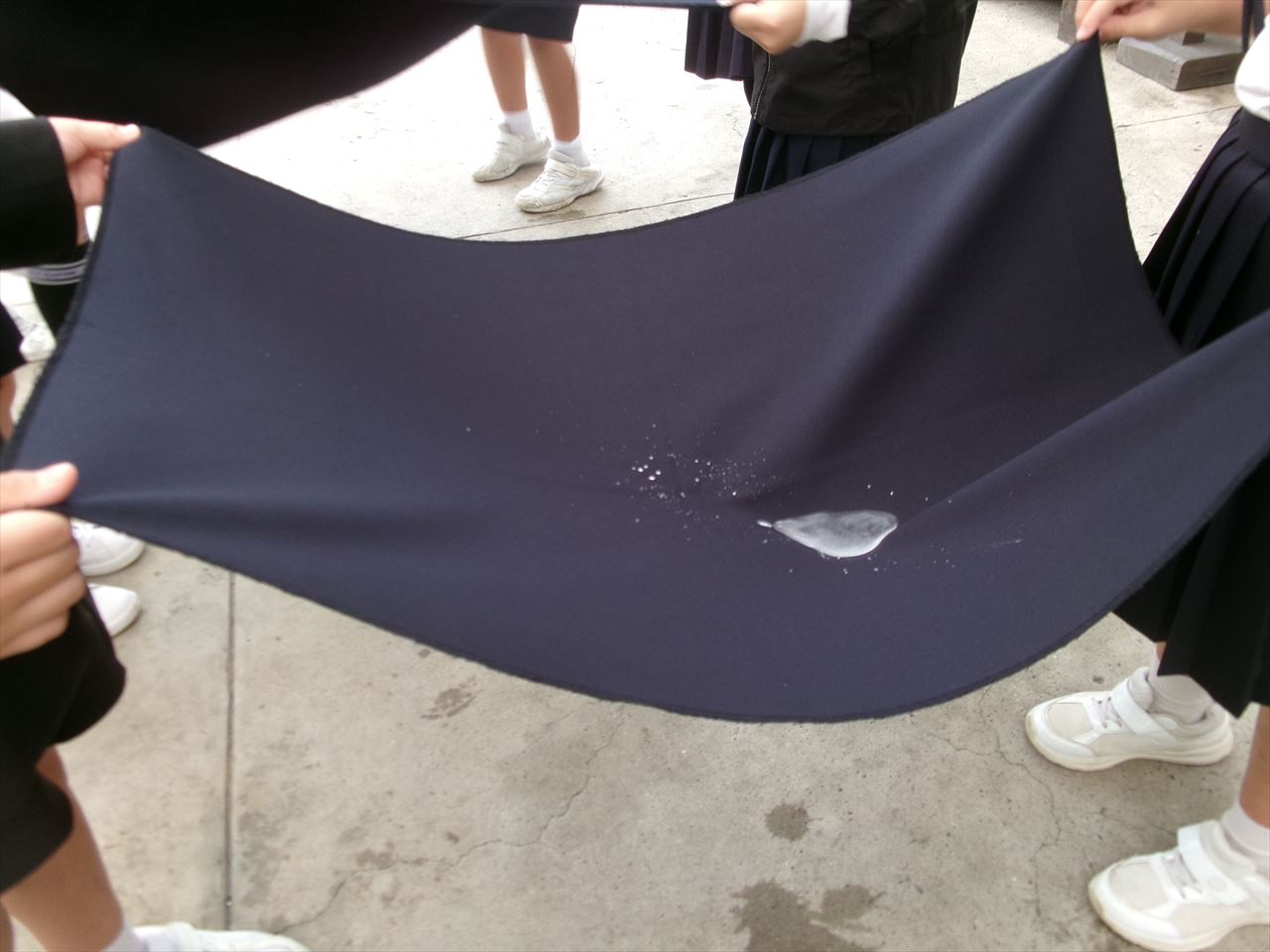 水をはじく