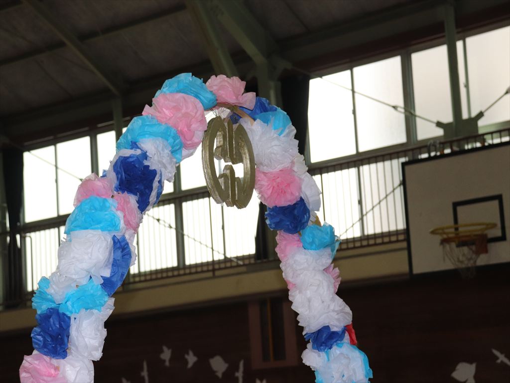 花道を通って入場