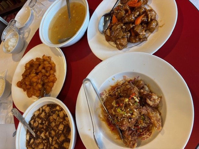 お昼ご飯は中華