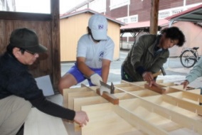 建労組ボランティア作業風景写真１