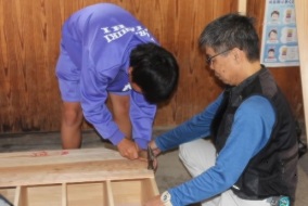 建労組ボランティア作業風景写真3