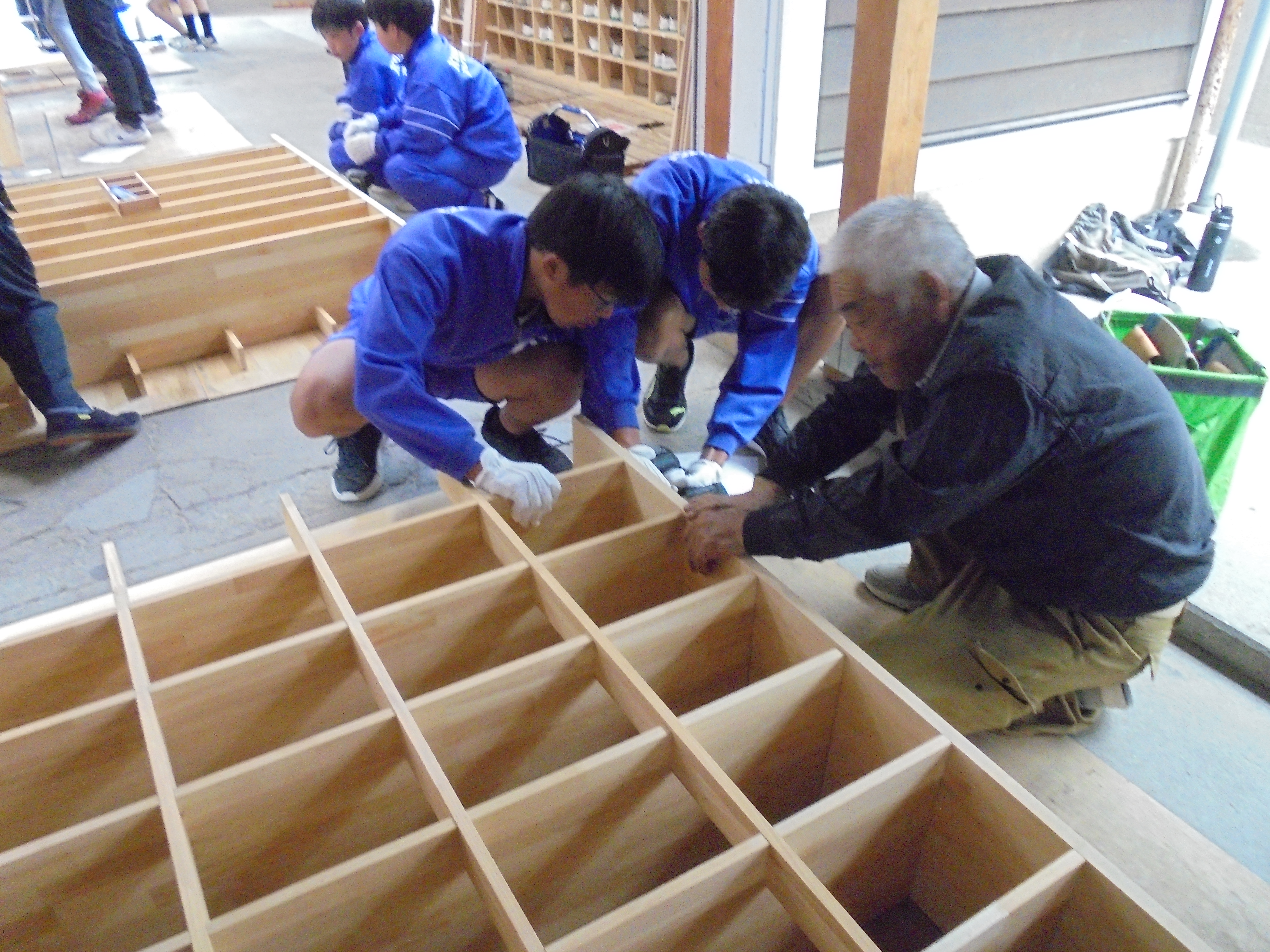 建労組ボランティア作業風景写真2