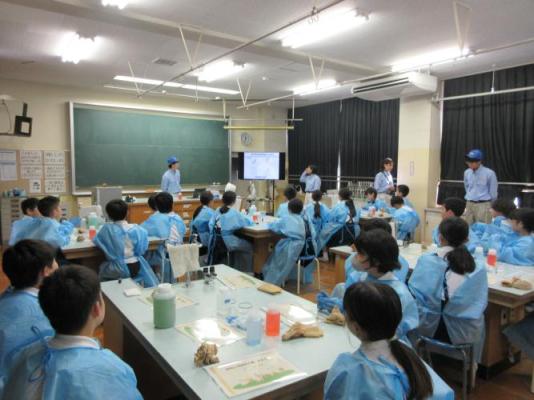 クラレ科学実験教室1