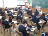 消防署見学で尋ねたいことを考える３年２組の子どもたち